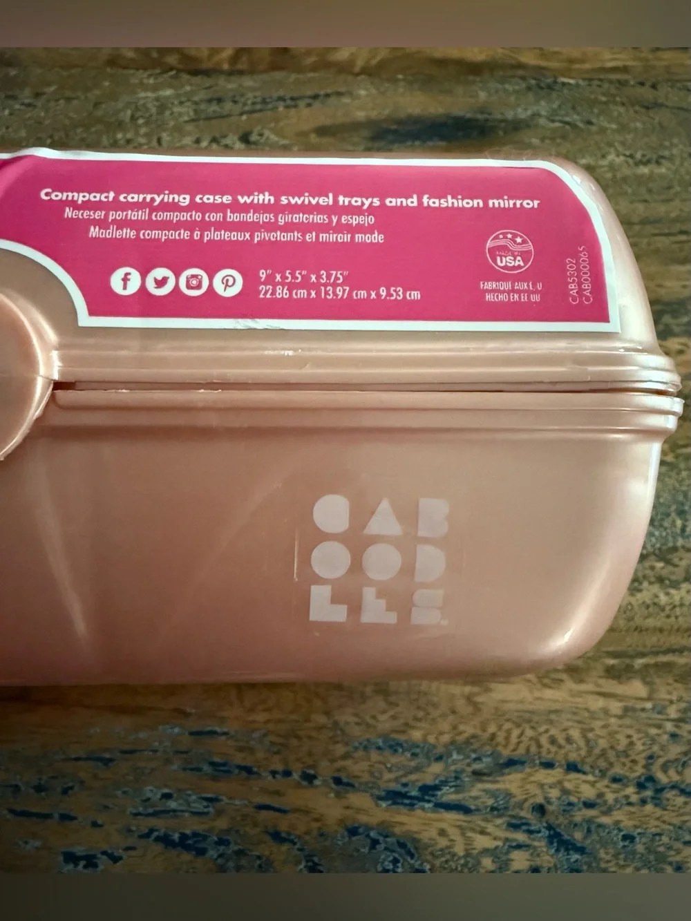Mini Pink Caboodle. New